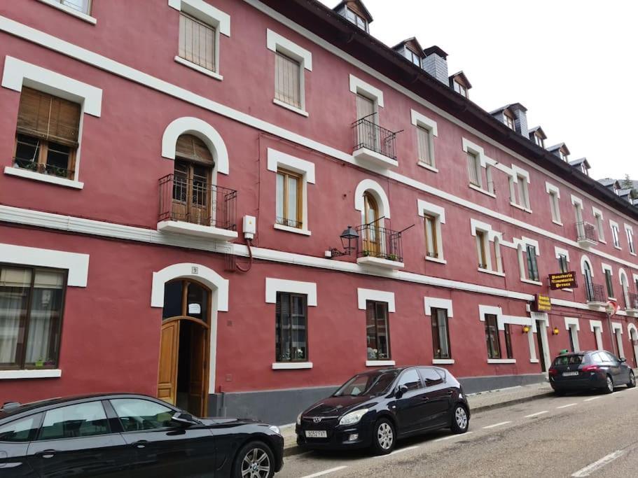 Espectacular Apartamento Reformado En Edificio Historico, Con Wifi Canfranc Exteriér fotografie